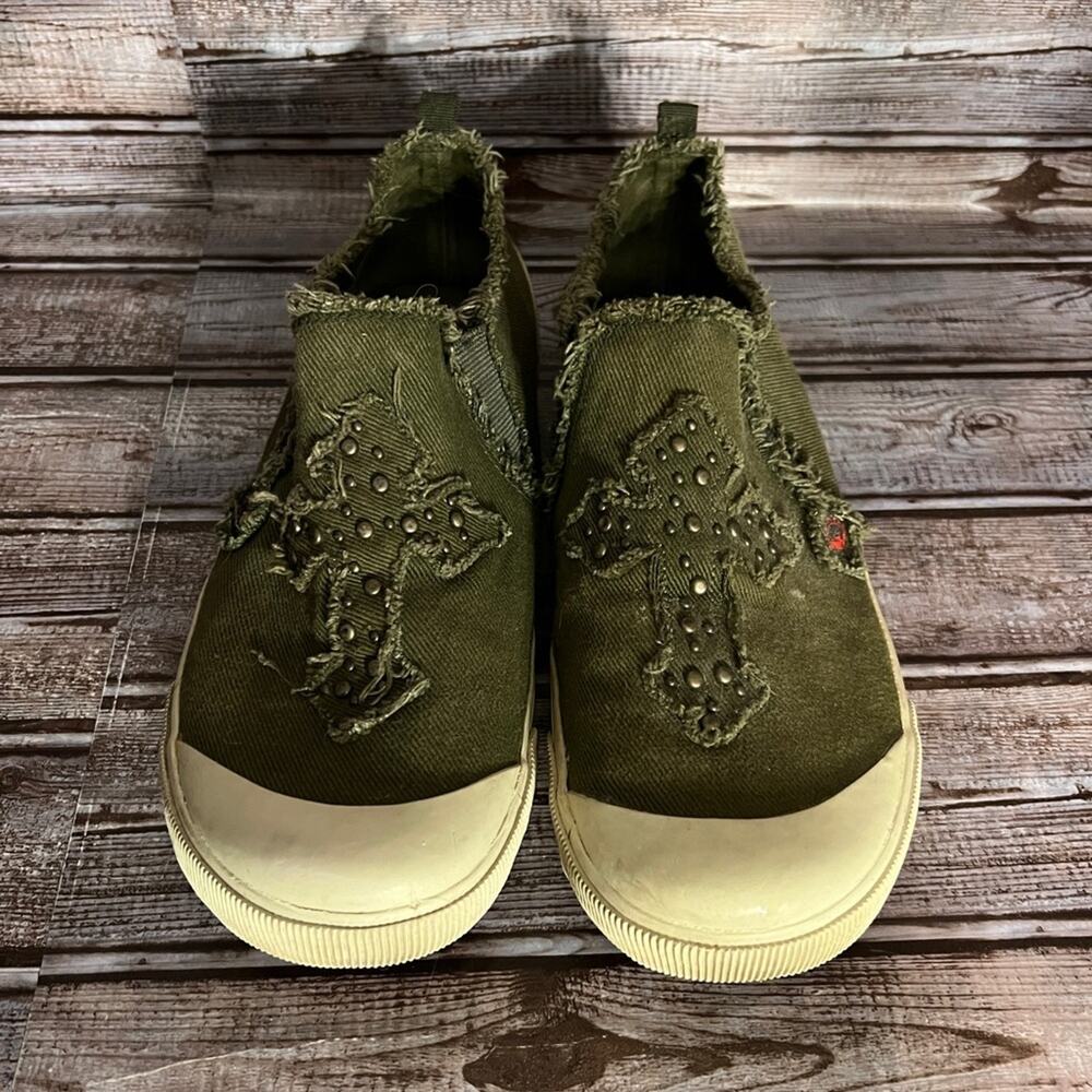 Union Bay Ripped Cross Slip Ons 7-1/2 7.5